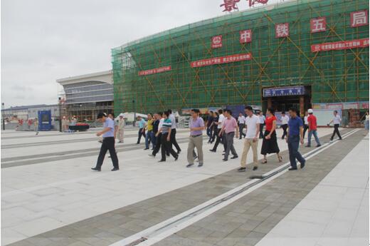 喜迎十九大，身邊看變化——我市干部賢內(nèi)助、鄉(xiāng)鎮(zhèn)街道負責人參觀高鐵商務區(qū)