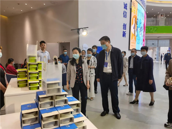 新理念、新時(shí)尚、新方式、新感受——德宇集團(tuán)舉行2022得雨活茶新品發(fā)布推廣會(huì)