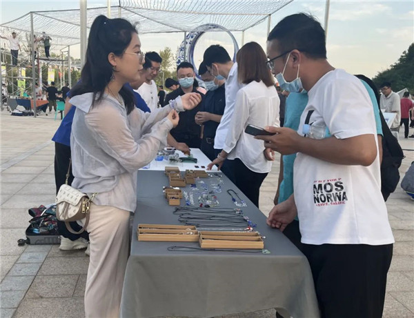 興商貿(mào) 促消費(fèi) 惠民生！景德鎮(zhèn)這里的夜市很火爆！