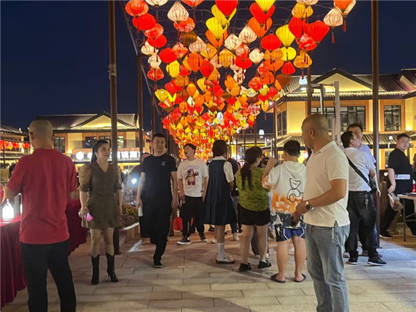 興商貿(mào) 促消費(fèi) 惠民生！景德鎮(zhèn)這里的夜市很火爆！