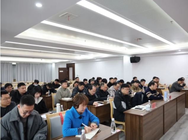 市城投集團召開違規(guī)套取資金問題專項整治暨國有、集體資產(chǎn)違規(guī)轉(zhuǎn)租問題專項治理工作推進會