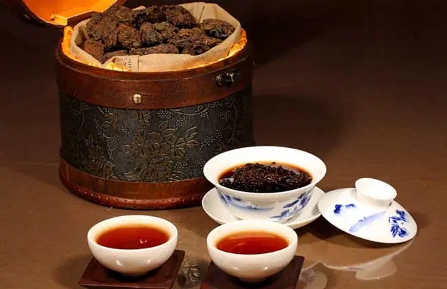 喝普洱完整滋味，品老茶成熟茶湯