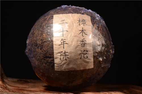 收藏普洱茶，應(yīng)選擇知名品牌還是小品牌？