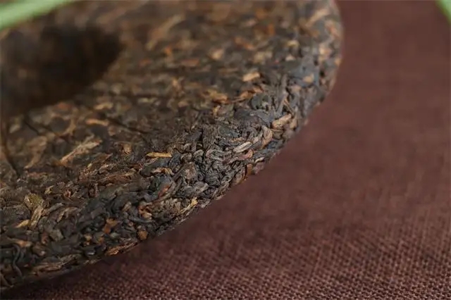 80元一餅的普洱茶和8000元一餅的普洱茶差別在哪里？